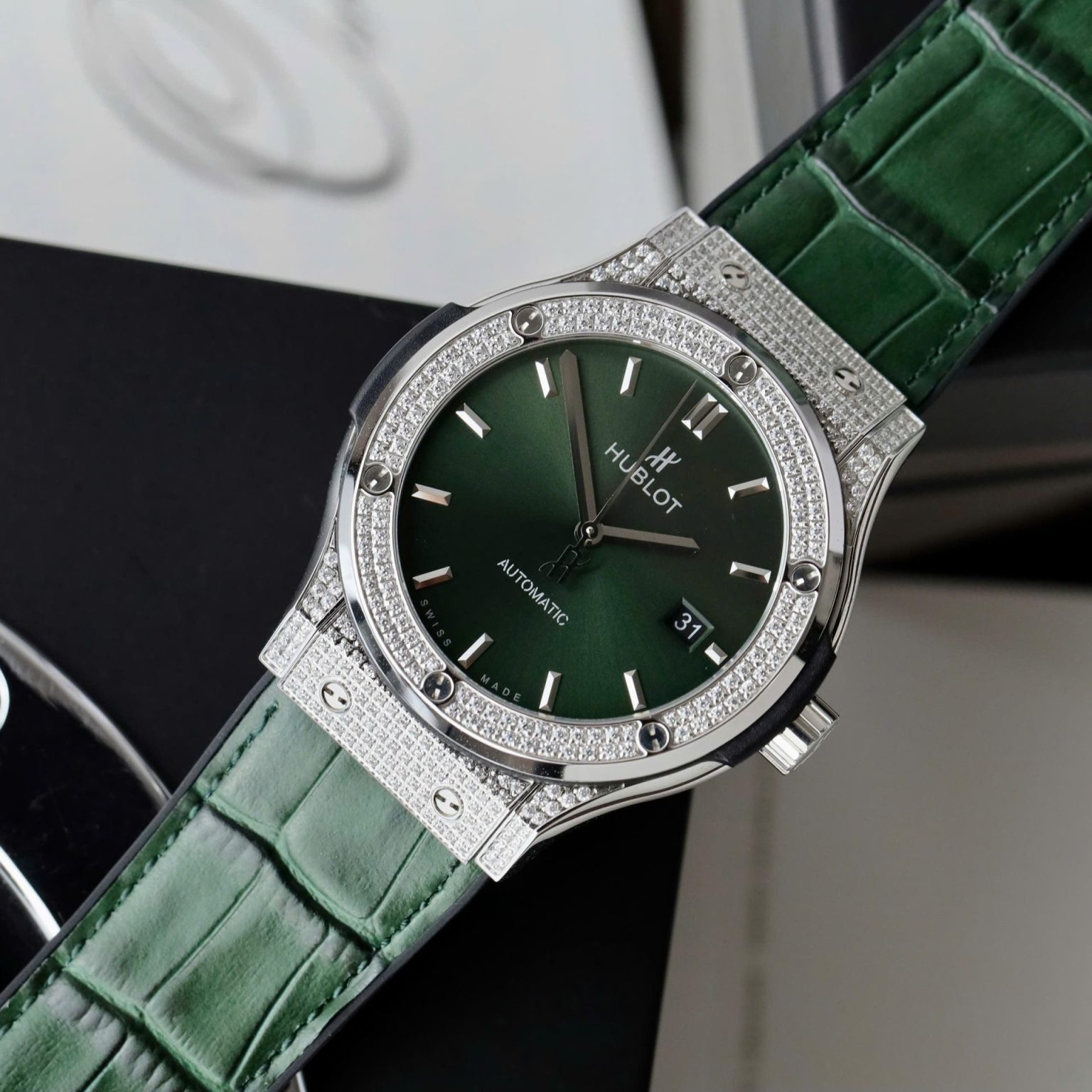Hublot Classic Fusion Green Dial 42mm Swiss 1:1 Grade Luxury Watch - Image 3