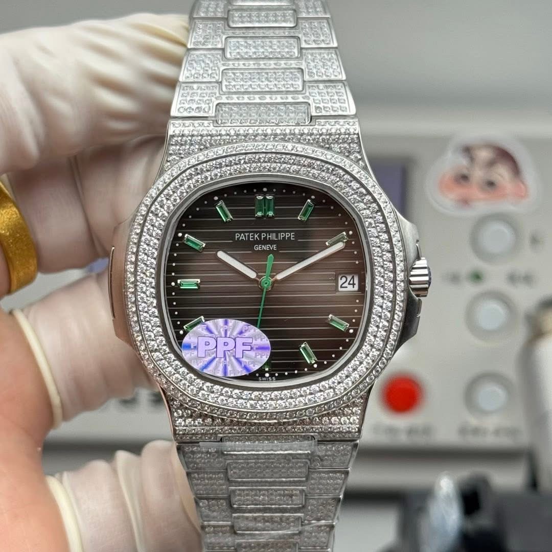 Patek Philippe Nautilus Full Diamond Edition – Swiss 1:1 Grade Luxury Replica Watch - Image 5