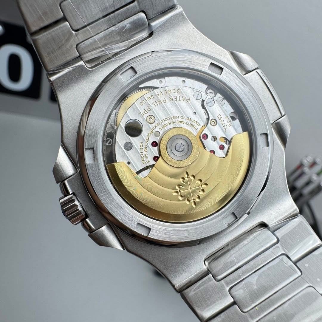 Patek Philippe Nautilus Full Diamond Edition – Swiss 1:1 Grade Luxury Replica Watch - Image 8