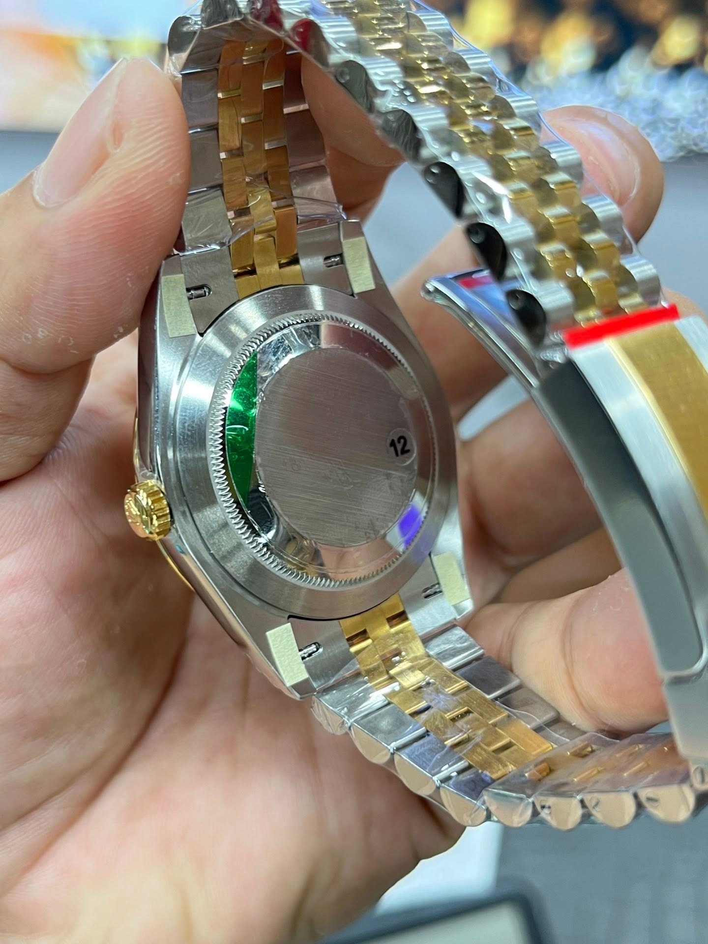 Rolex Datejust 36mm – Champagne Baton Dial | Ref. 126233 | Swiss 1:1 Grade Luxury Replica Watch - Image 5