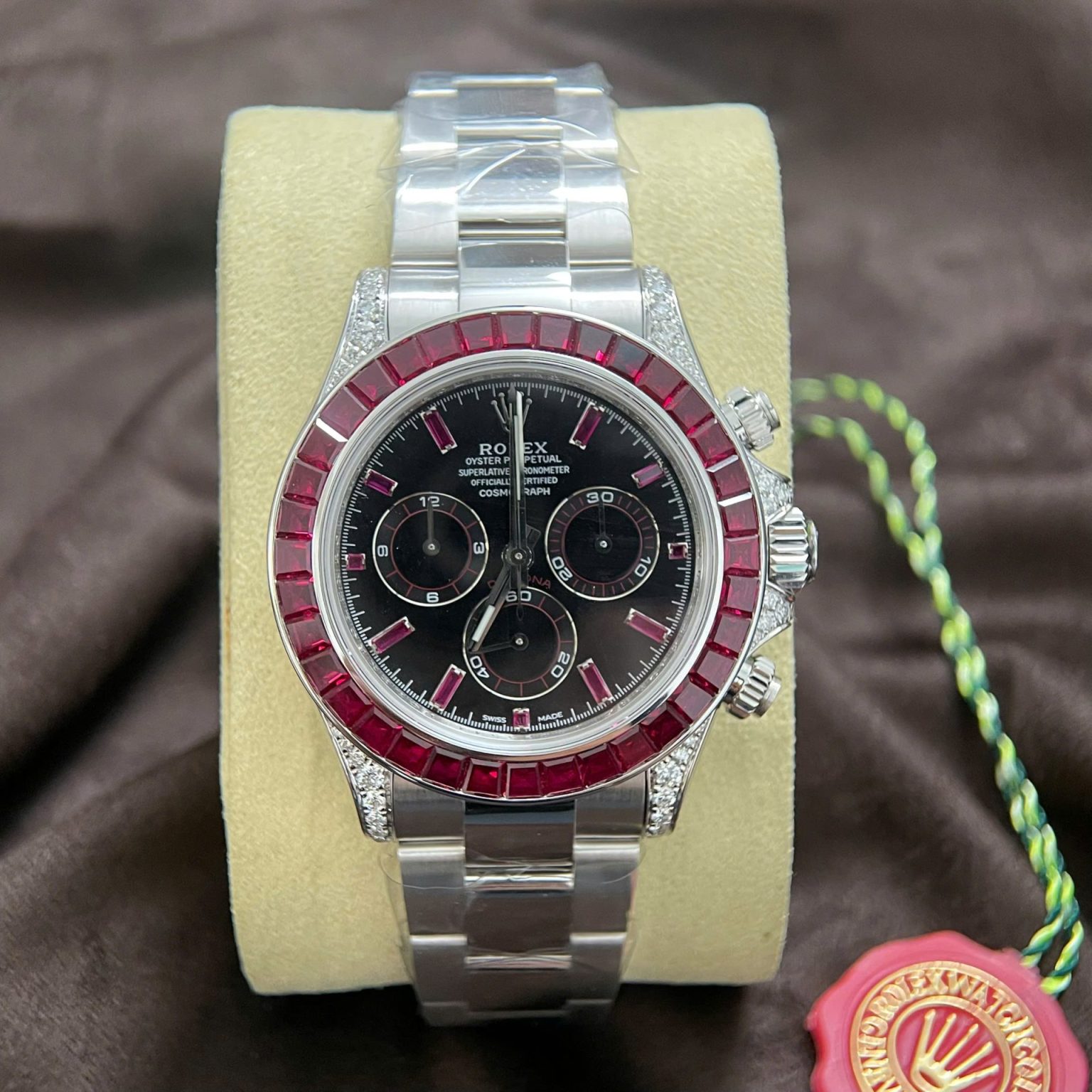 Rolex Daytona 126599TRU 40mm – Gold-Tone with Ruby & Diamond-Style Accents | Swiss 1:1 Grade Automatic Replica Watch
