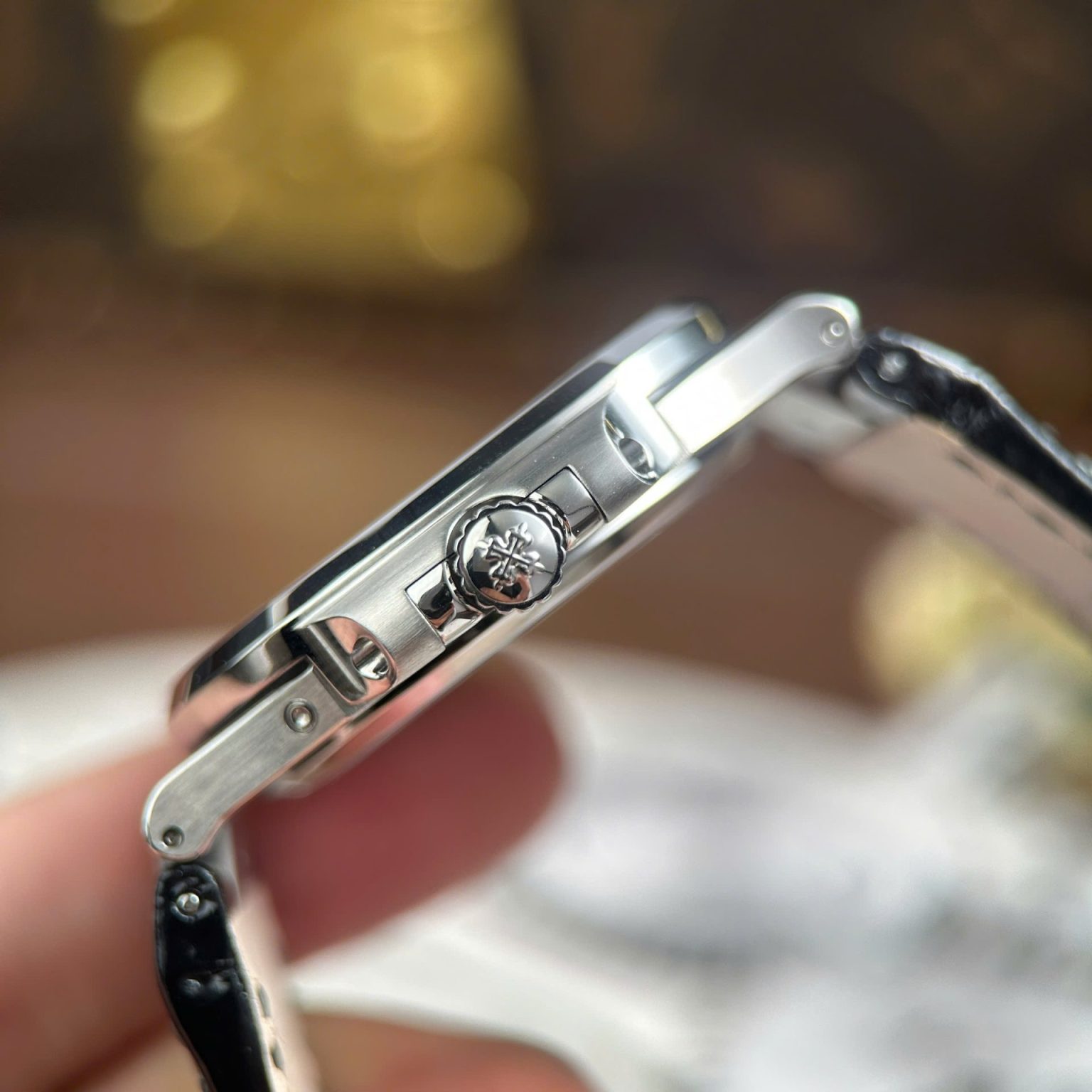 Patek Philippe Nautilus 5712 40mm | Swiss 1:1 Grade Replica Watch - Image 7
