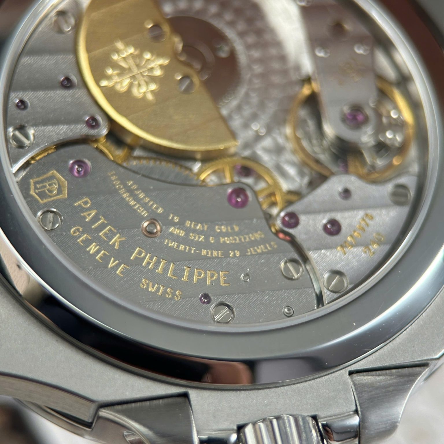 Patek Philippe Nautilus 5712 40mm | Swiss 1:1 Grade Replica Watch - Image 9