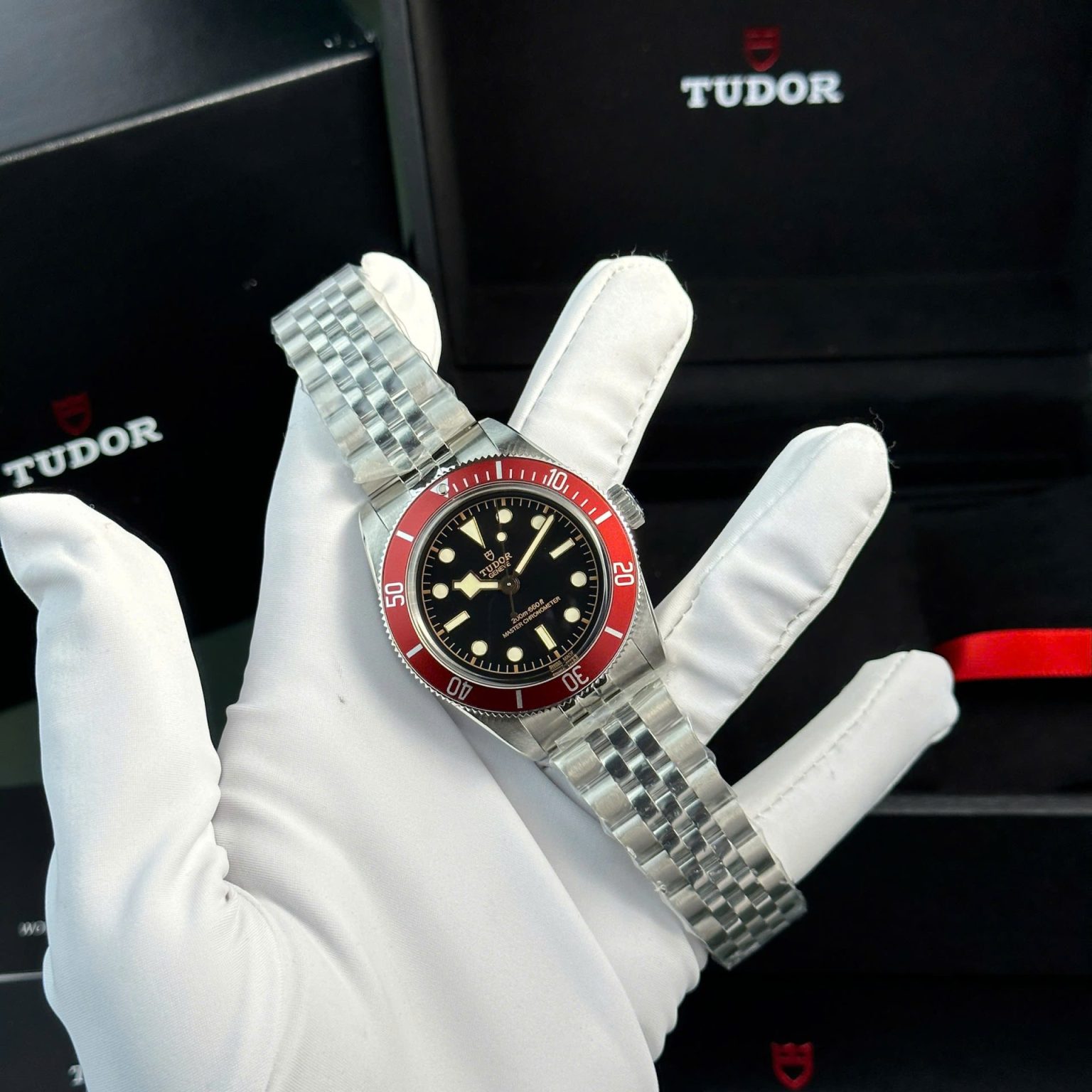 Tudor Heritage Black Bay Red Bezel Swiss 1:1 Grade Watch 41mm - Image 2