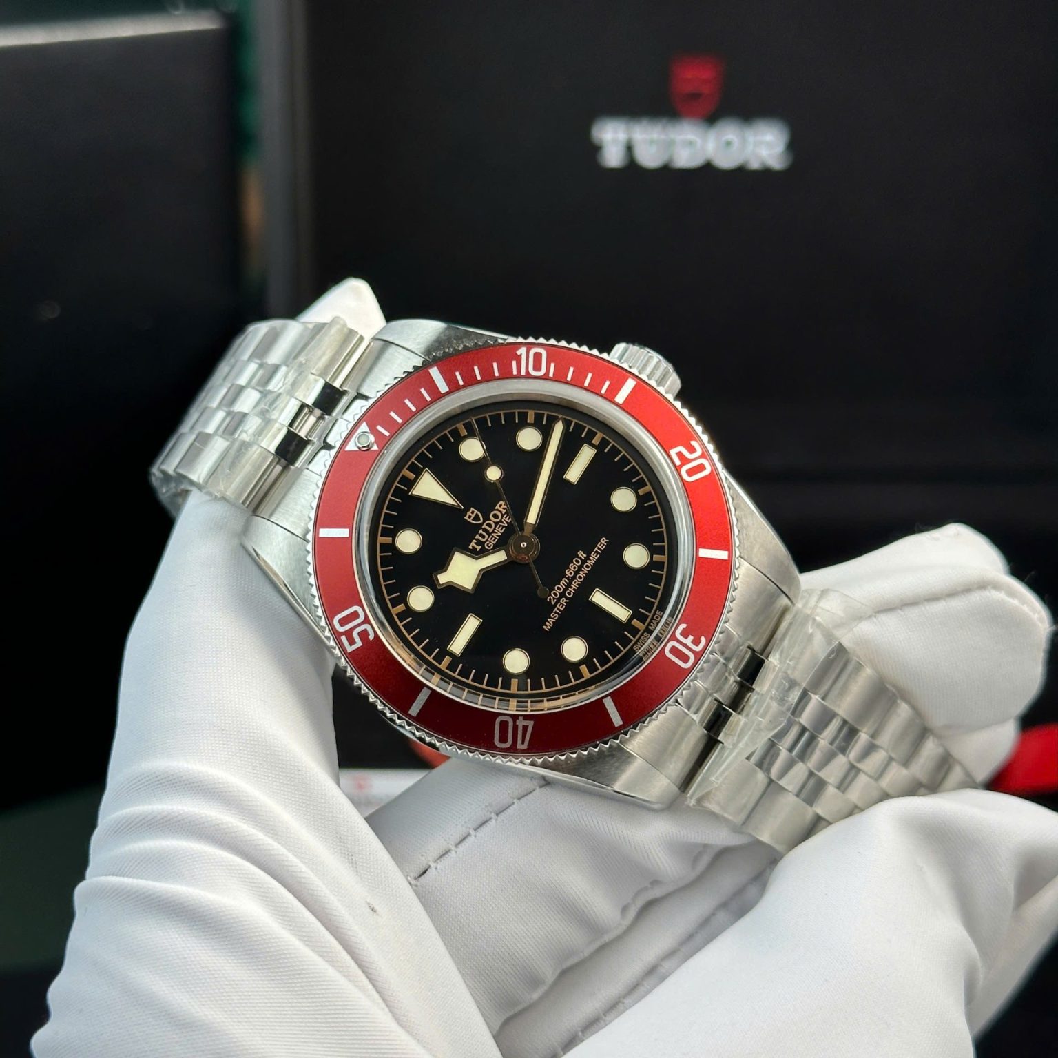 Tudor Heritage Black Bay Red Bezel Swiss 1:1 Grade Watch 41mm - Image 4