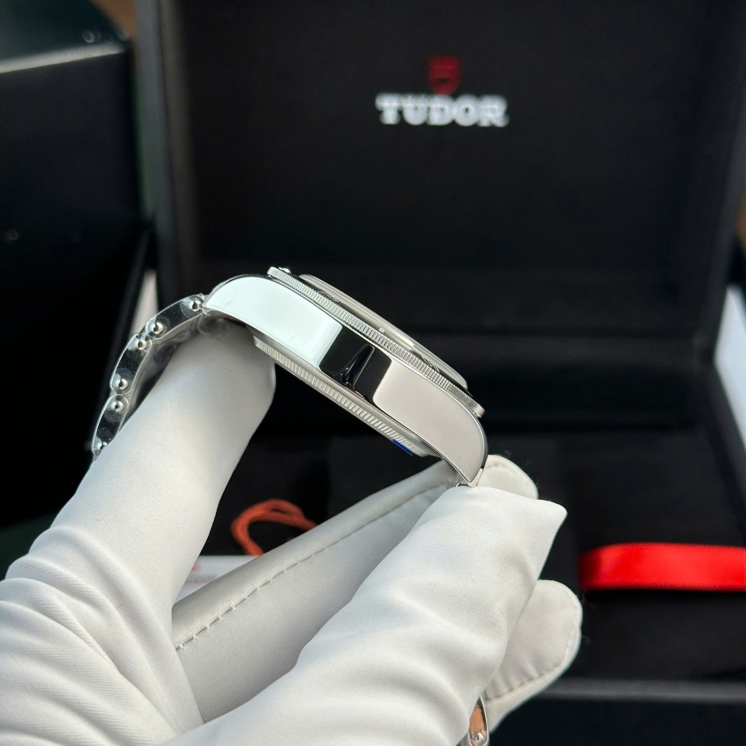 Tudor Heritage Black Bay Red Bezel Swiss 1:1 Grade Watch 41mm - Image 6