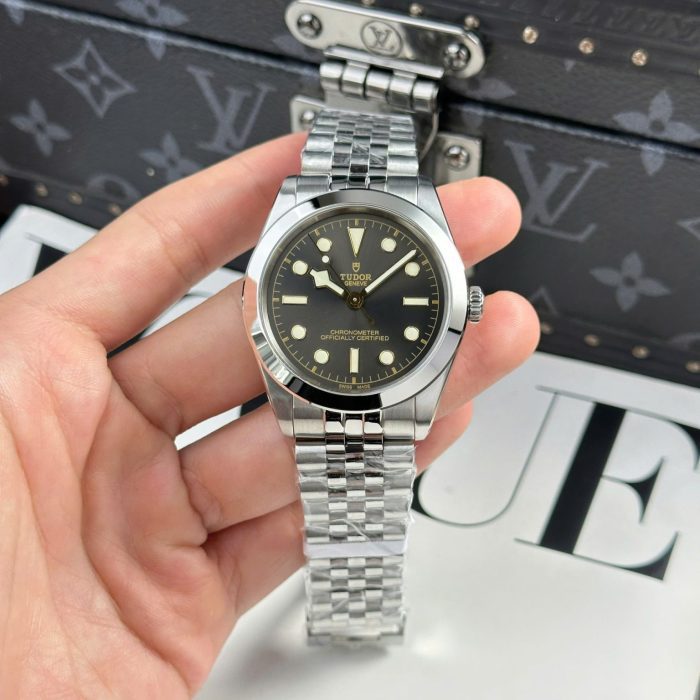 Tudor Black Bay M79660 Swiss 1:1 Grade Replica Watch Men’s Jubilee Strap 39mm