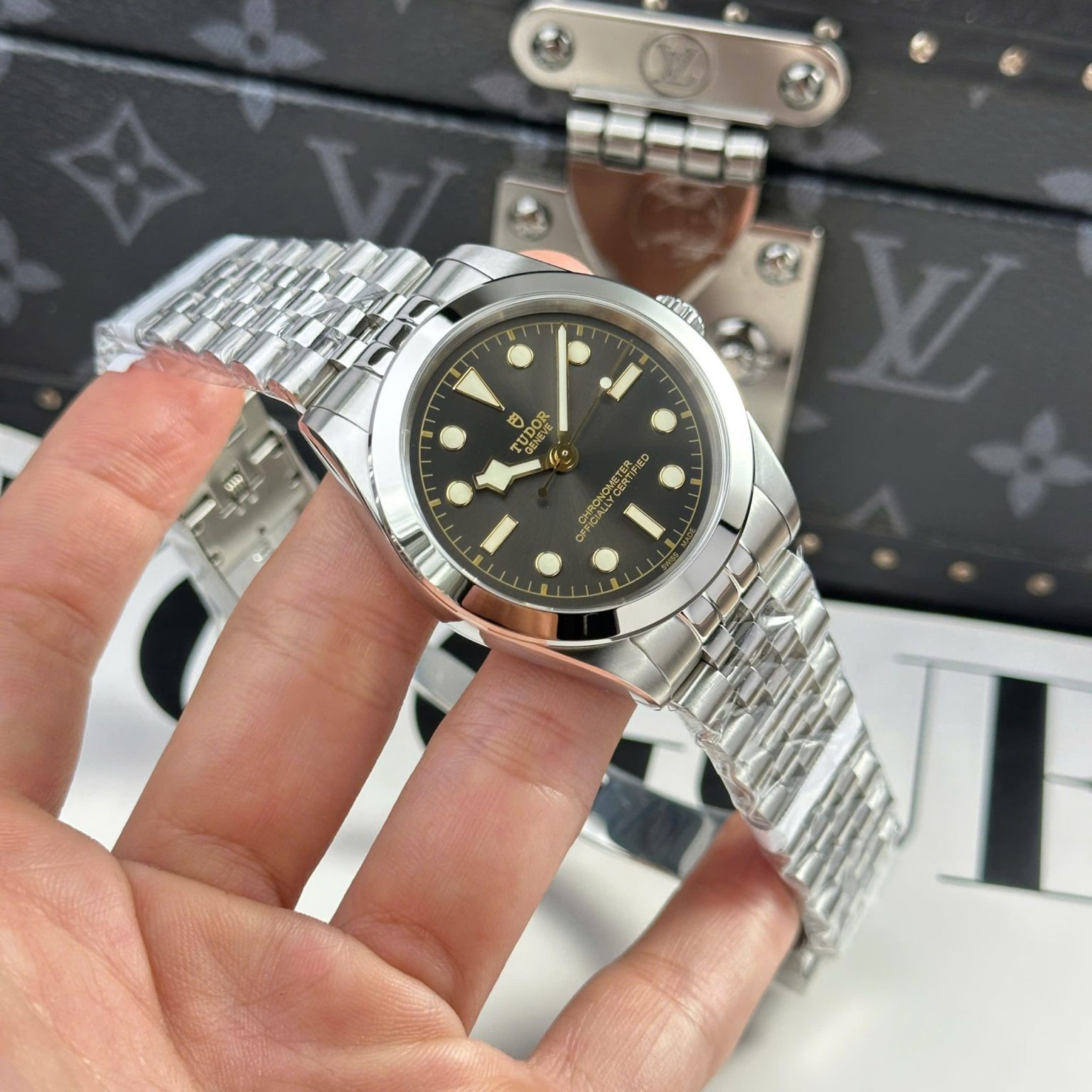 Tudor Black Bay M79660 Swiss 1:1 Grade Replica Watch Men’s Jubilee Strap 39mm - Image 3