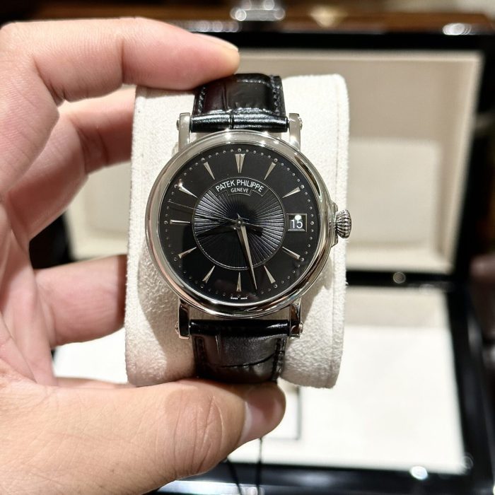 Patek Philippe Calatrava 5153 – Swiss 1:1 Grade Black Dial Luxury Watch
