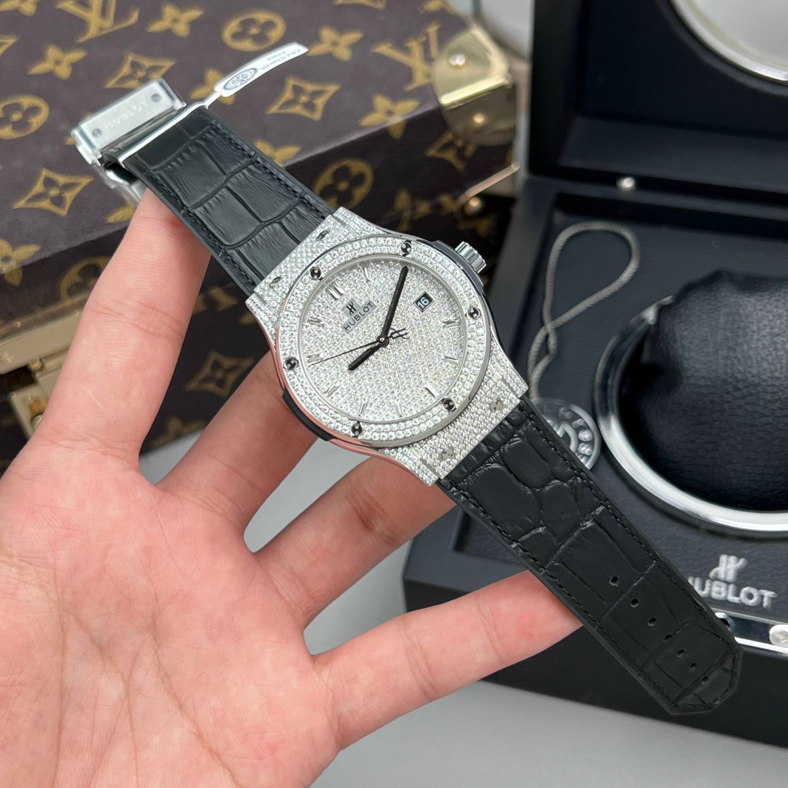 Hublot Classic Fusion 42mm – Swiss 1:1 Grade Automatic Watch(Full Moissanite) - Image 2