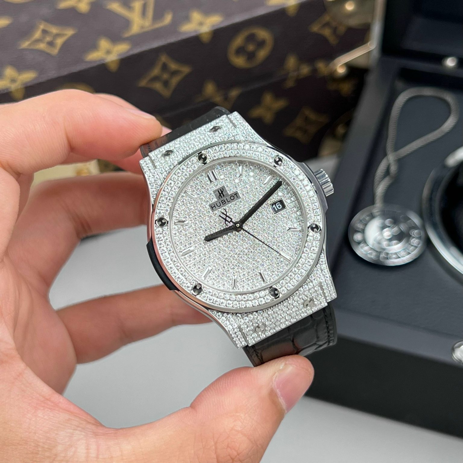 Hublot Classic Fusion 42mm – Swiss 1:1 Grade Automatic Watch(Full Moissanite) - Image 5