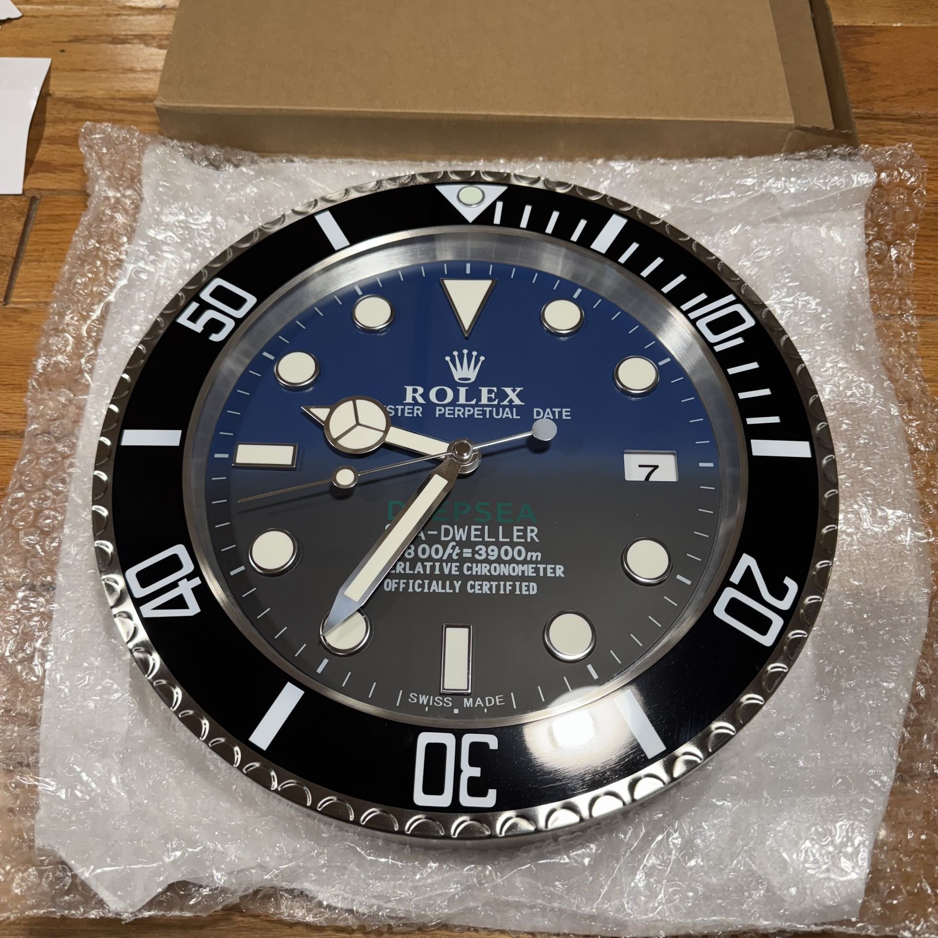 DEALER DISPLAY WALL CLOCK – OYSTER PERPETUAL DEEPSEA SEA-DWELLER STYLE (BLUE & BLACK) - Image 2