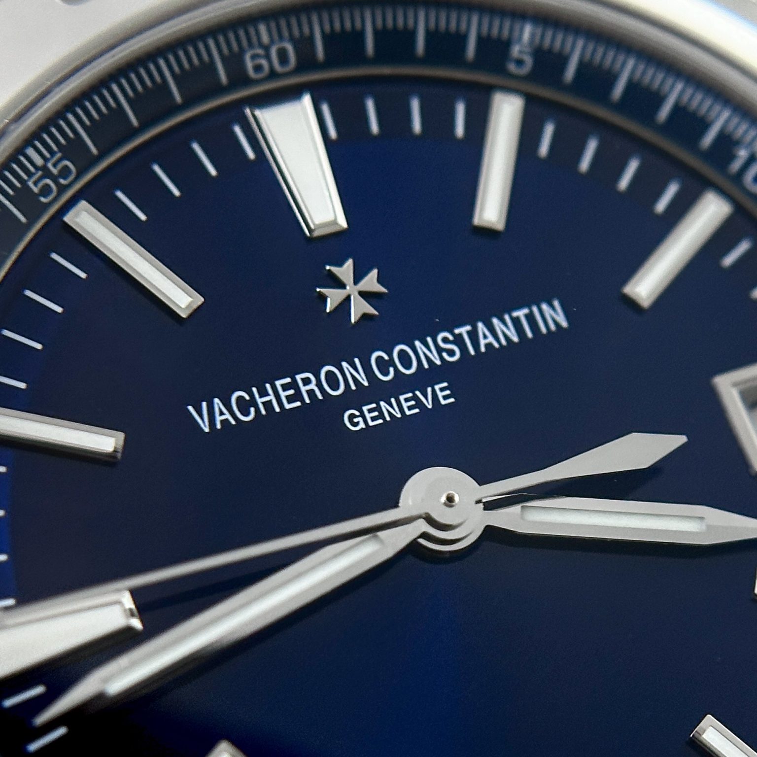 Vacheron Constantin Overseas 4500V Blue Dial 41mm (Swiss 1:1 Grade Watch) - Image 3