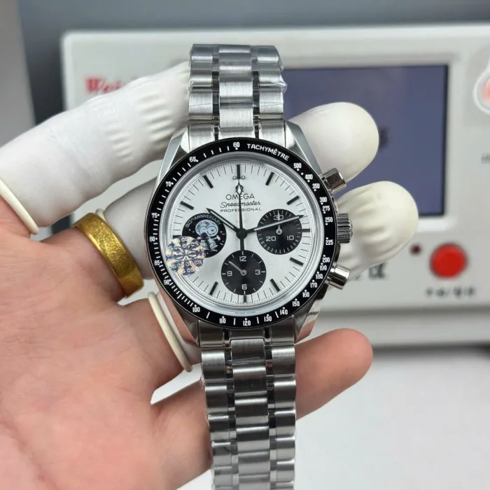 Omega Speedmaster Silver Snoopy Award White Dial 42mm (Swiss 1:1 Grade Watch)