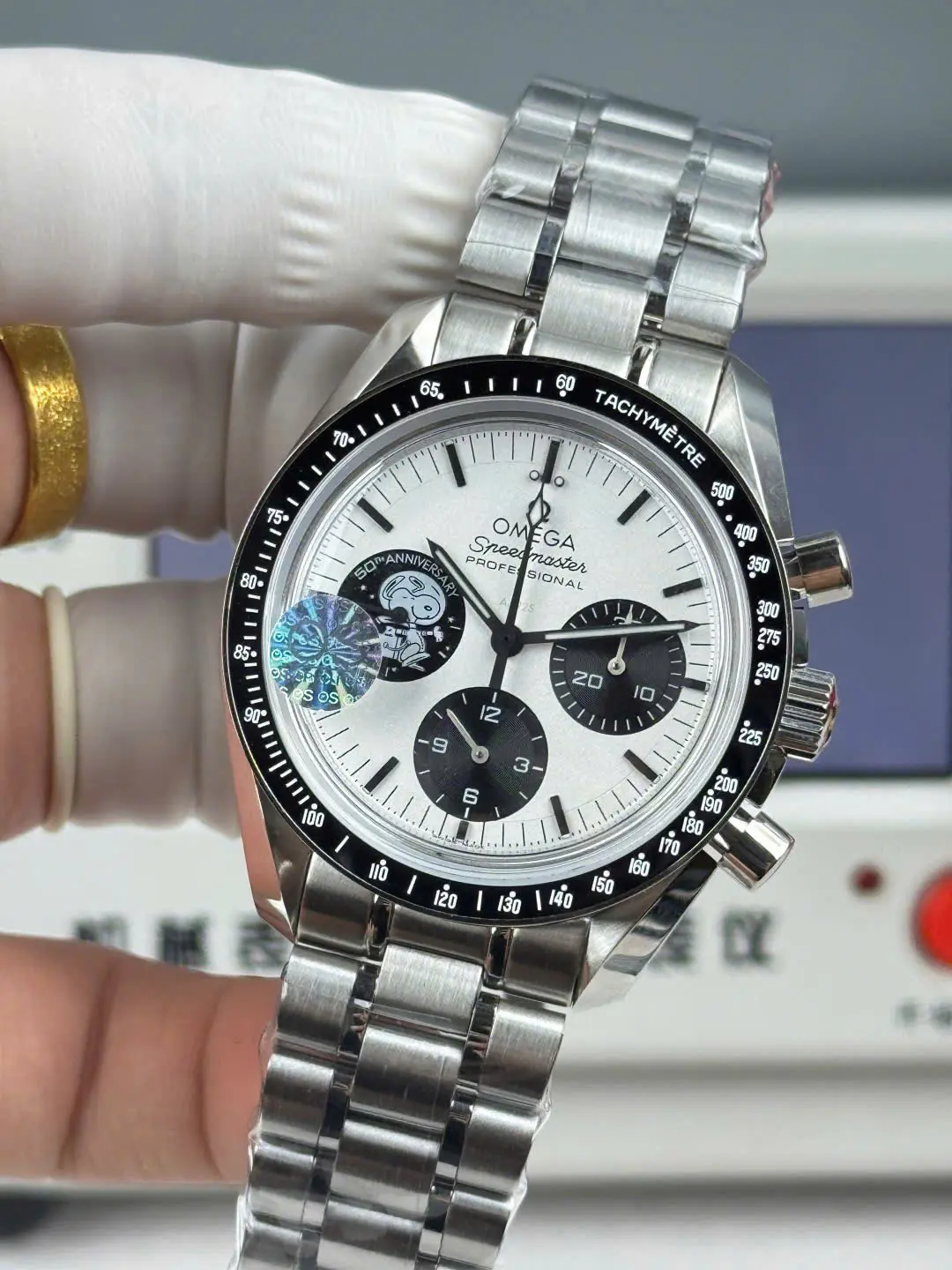 Omega Speedmaster Silver Snoopy Award White Dial 42mm (Swiss 1:1 Grade Watch) - Image 2