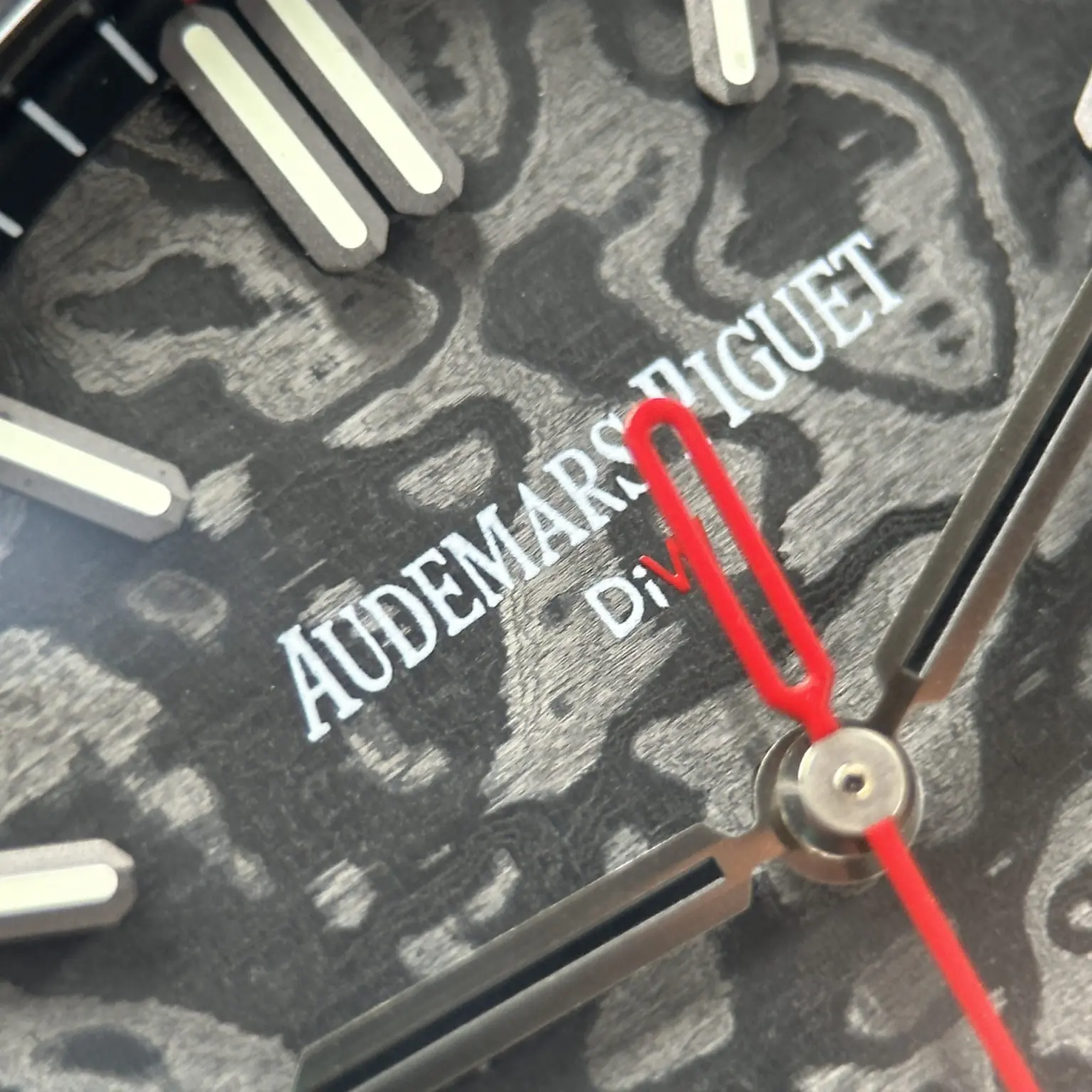 Audemars Piguet Royal Oak DiW 15500 Carbon 41mm (Swiss 1:1 Grade Watch) - Image 8