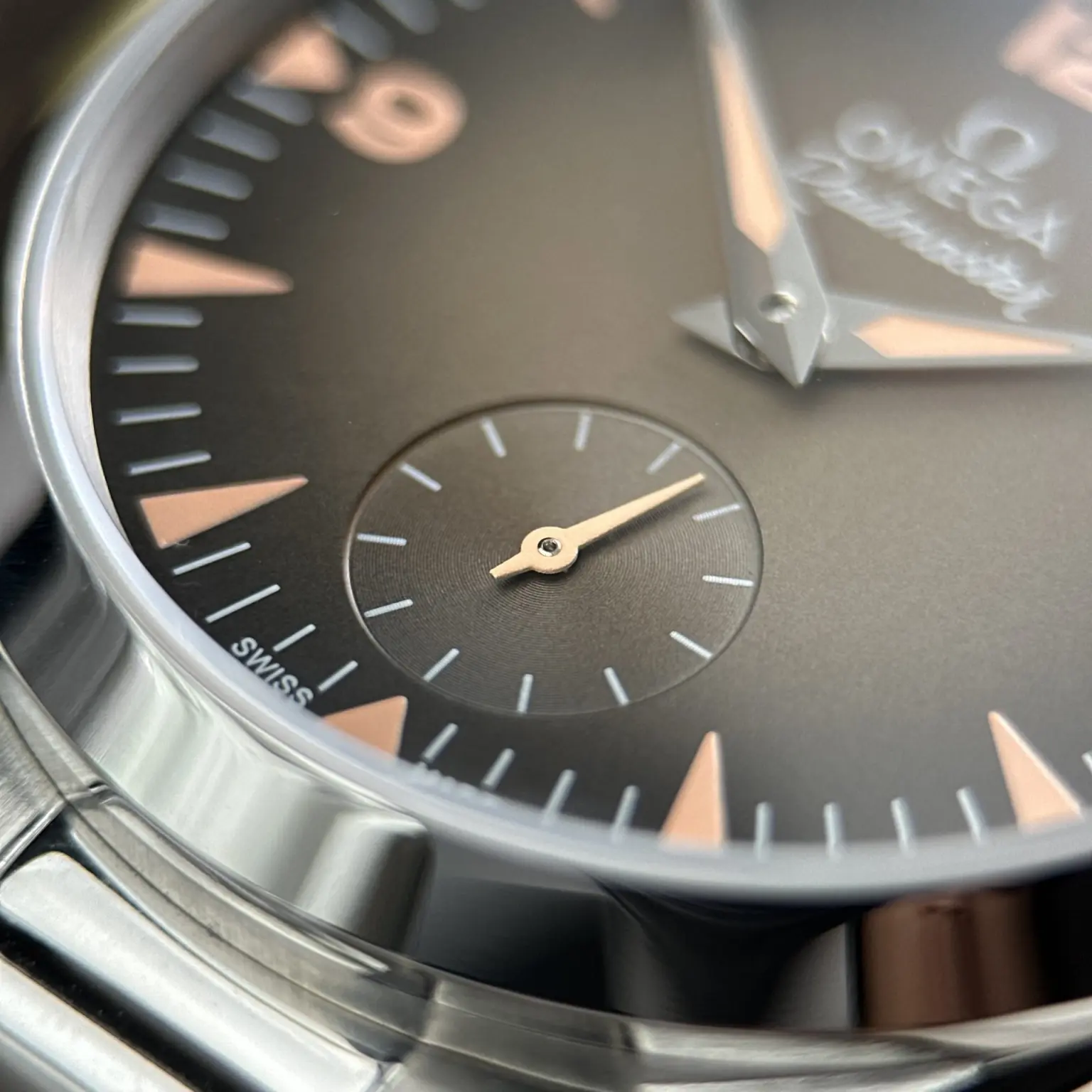 Omega Seamaster Railmaster Automatic Watch – Swiss 1:1 Grade | Smoky Brown Dial | 38mm | Stainless Steel Bracelet - Image 6