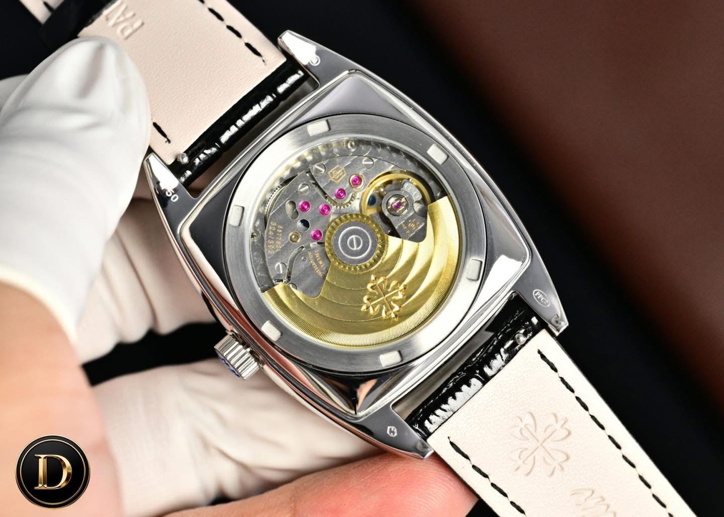 Patek Philippe Gondolo Calendario 5135G-010 – 1:1 Grade Watch | White Dial - Image 2