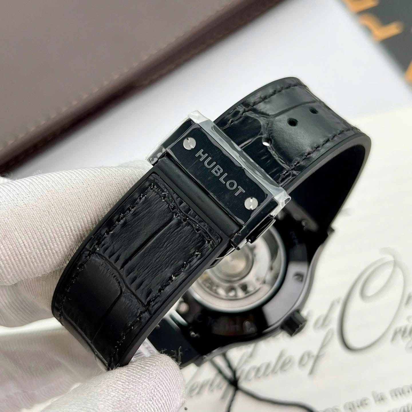 Hublot Classic Fusion Titanium Green Diamonds – 1:1 Grade Watch | Green Dial - Image 7