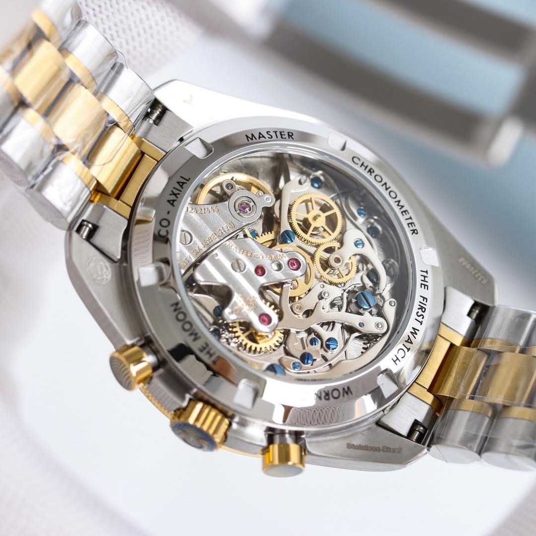 Omega Speedmaster Moonwatch Professional – 1:1 Grade Watch | Two-Tone Silver & Gold - Image 3