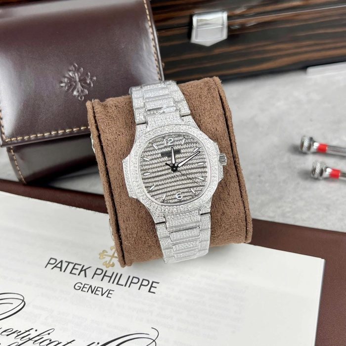 Patek Philippe Nautilus Haute Joaillerie 7118/1450G-001 – 1:1 Grade Watch | White Gold | Diamond-Style Pavé