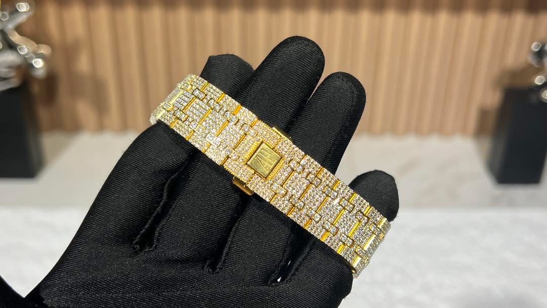 Audemars Piguet Royal Oak – 1:1 Grade Watch | Diamond-Style Bezel - Image 4