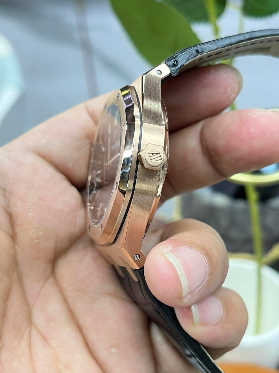 Audemars Piguet Royal Oak 15500OR – 1:1 Grade Watch | Rose Gold | Black Dial - Image 5