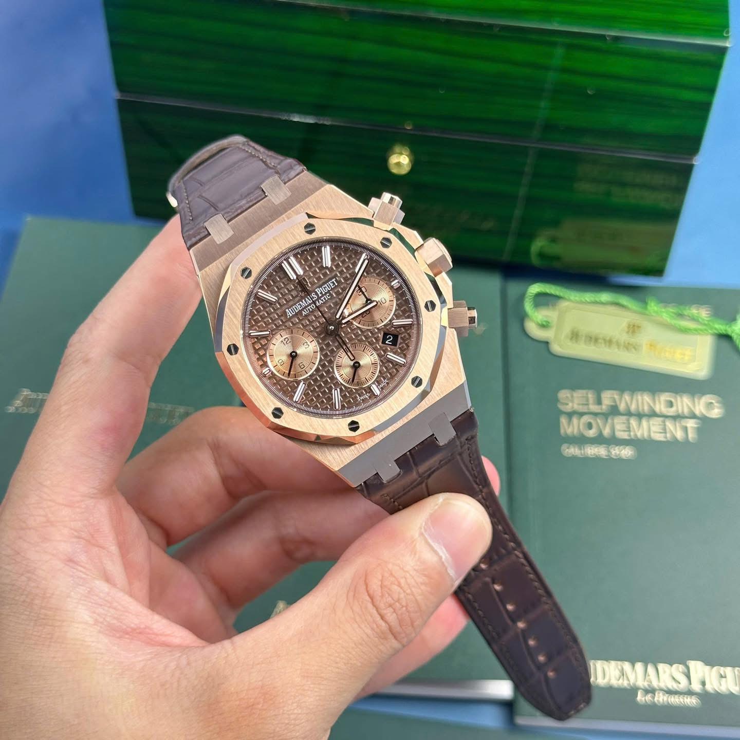 Audemars Piguet Royal Oak Chronograph – 1:1 Grade Watch | Pink Gold | Brown Dial - Image 2