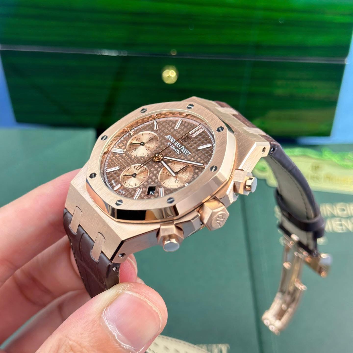 Audemars Piguet Royal Oak Chronograph – 1:1 Grade Watch | Pink Gold | Brown Dial - Image 3