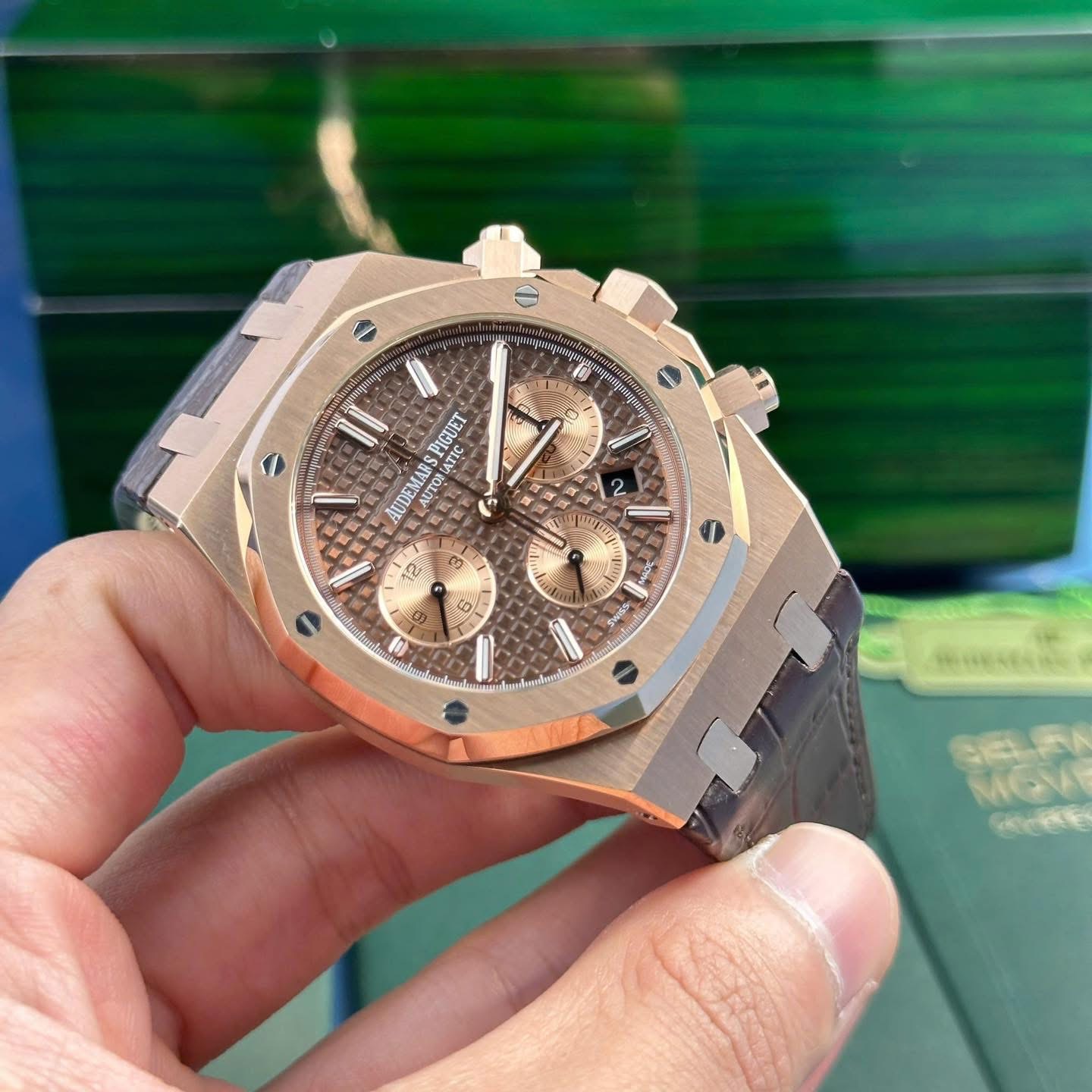 Audemars Piguet Royal Oak Chronograph – 1:1 Grade Watch | Pink Gold | Brown Dial - Image 4