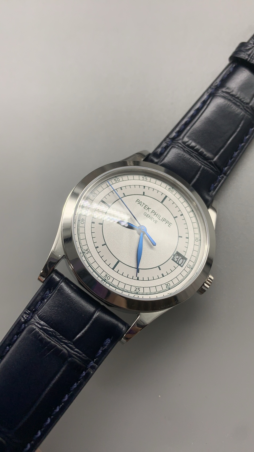 Patek Philippe Calatrava 5296G-001 – 1:1 Grade Watch | Silver Sector Dial | Leather Strap - Image 8