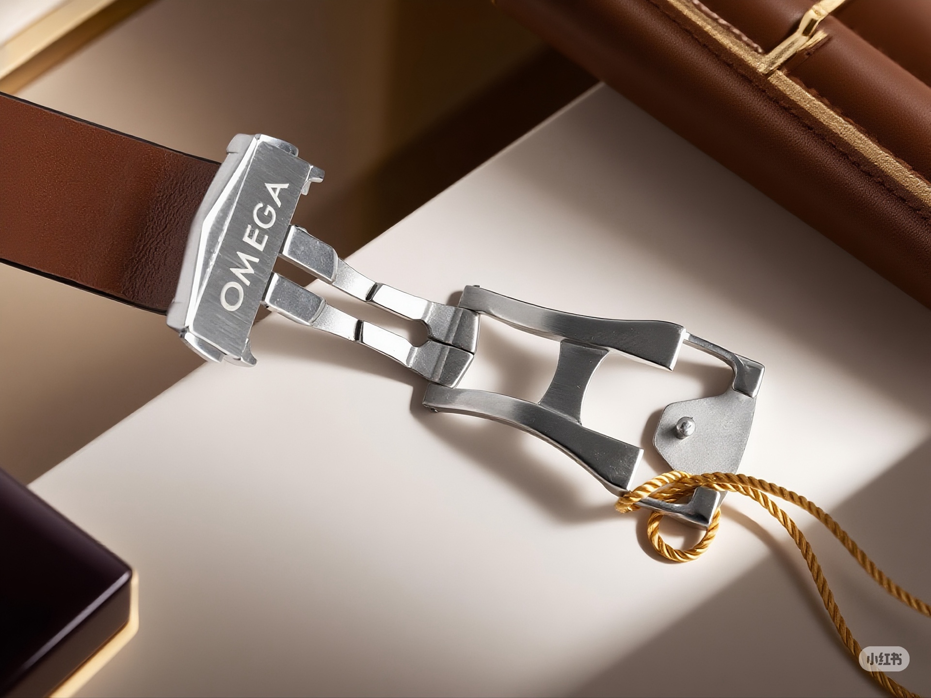 Omega Seamaster Railmaster – 1:1 Grade Watch | Beige Gradient Dial | Golden Brown Leather Strap - Image 9