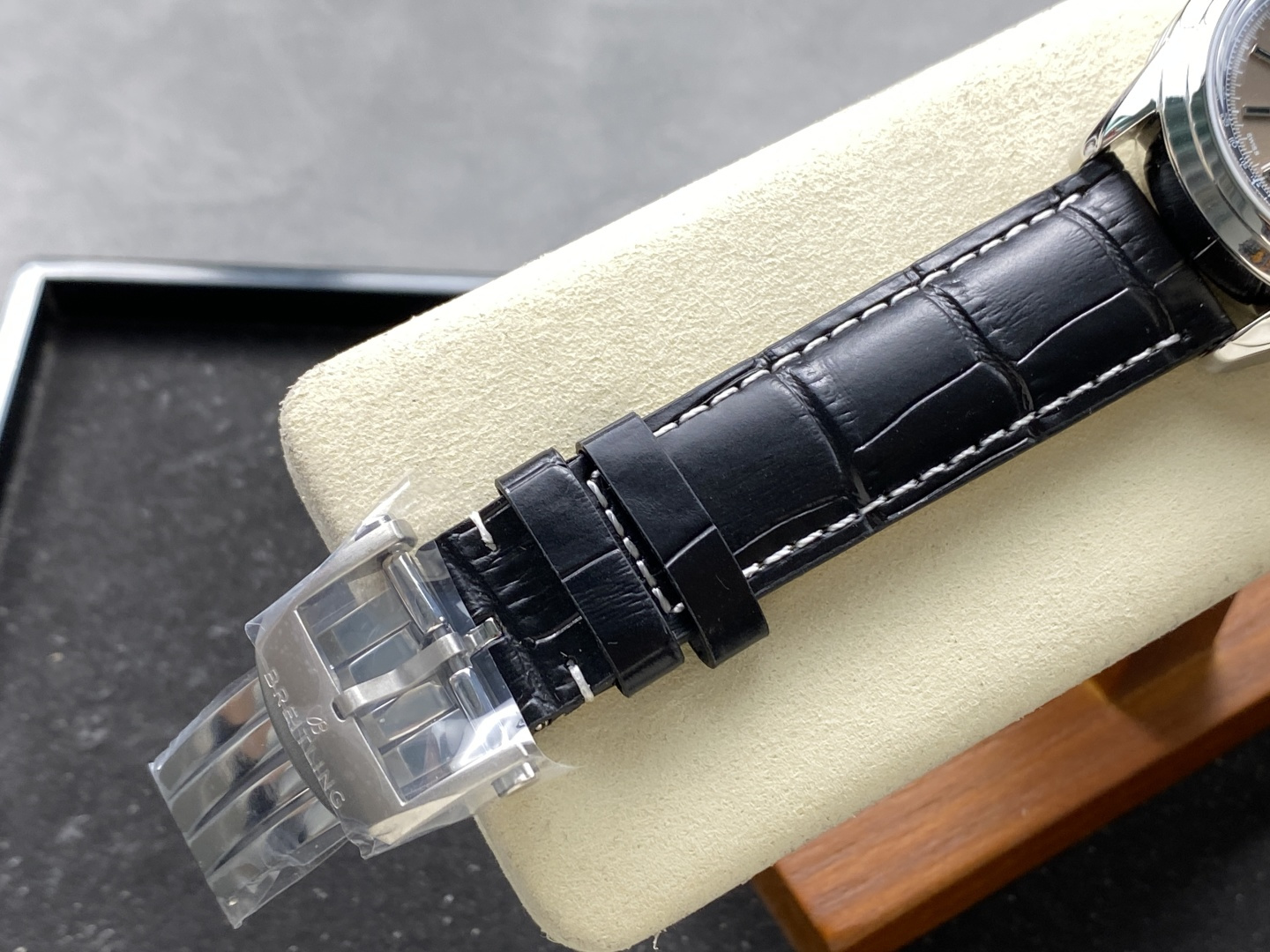 Breitling Premier B01 Chronograph 42 – 1:1 Grade Watch | Grey/Taupe Panda Dial | Black Alligator Leather Strap - Image 8