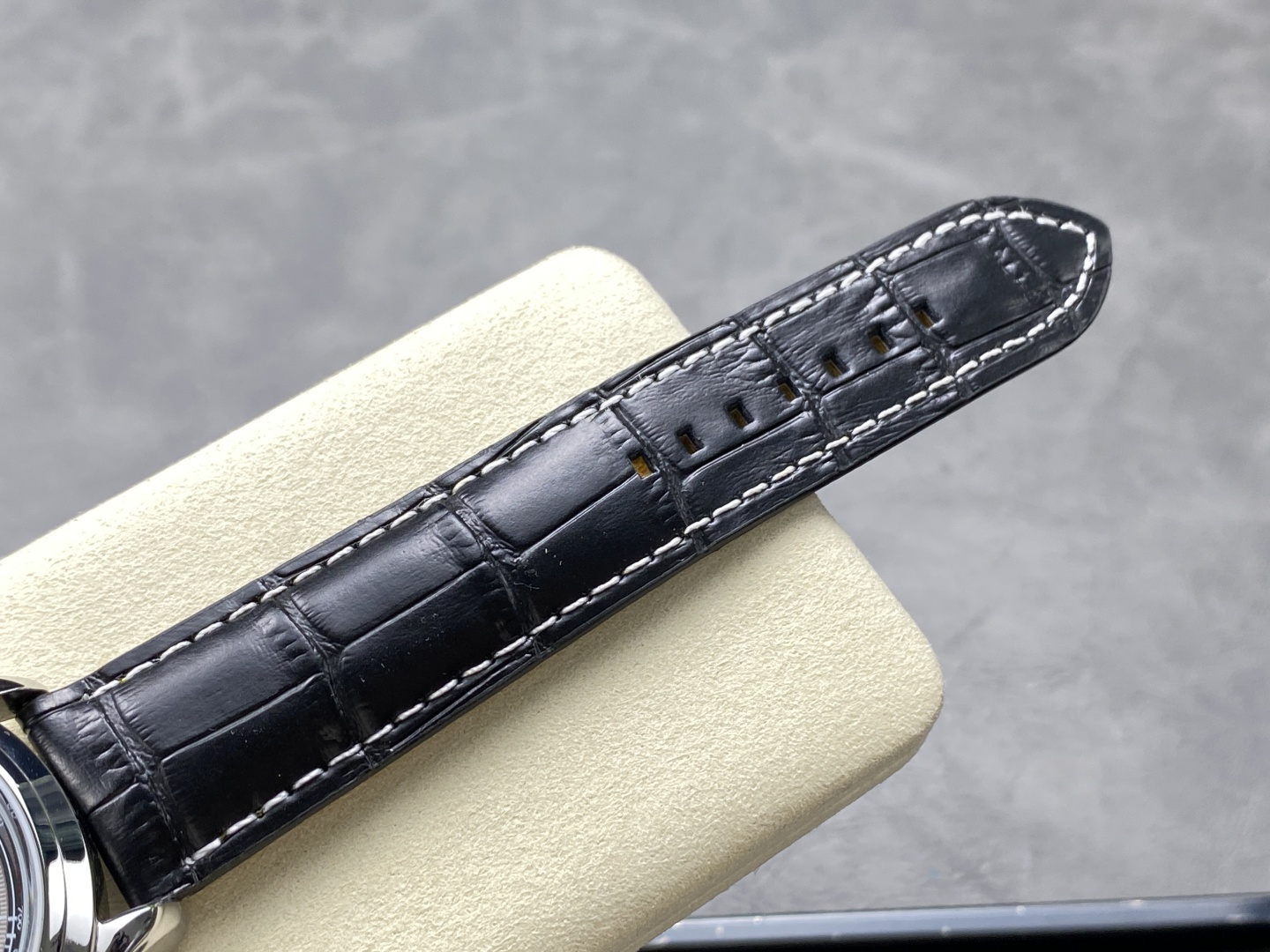 Breitling Premier B01 Chronograph 42 – 1:1 Grade Watch | Grey/Taupe Panda Dial | Black Alligator Leather Strap - Image 9