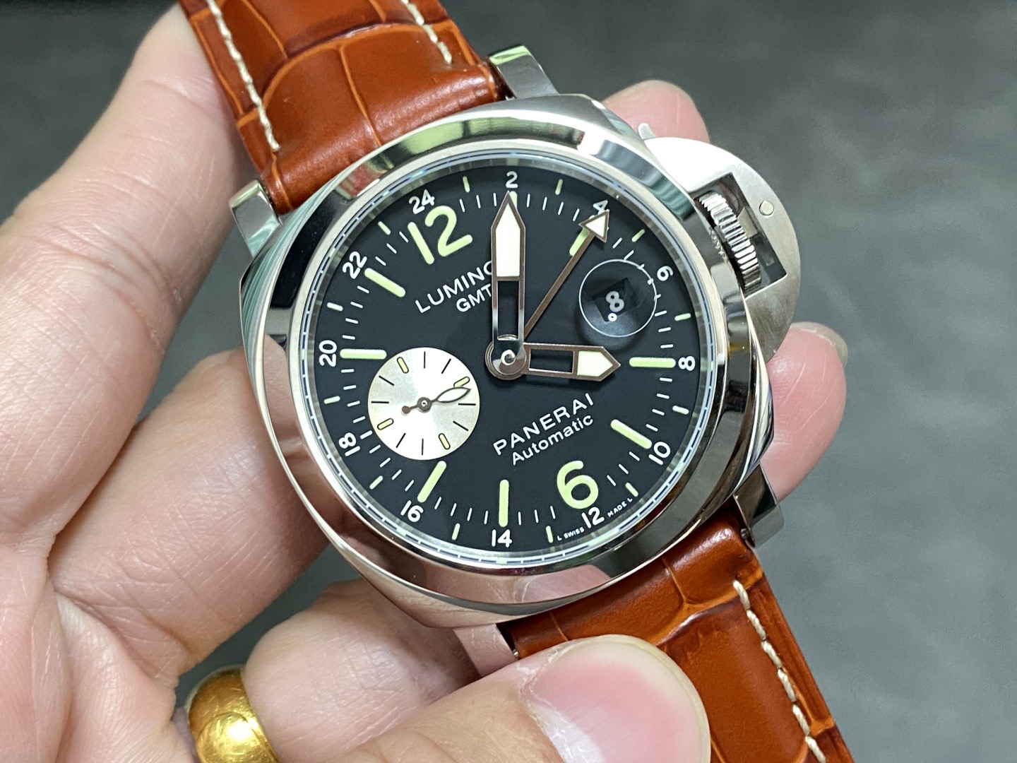 Panerai Luminor GMT PAM00088 44mm Black Dial Swiss 1:1 Grade Watch - Image 2