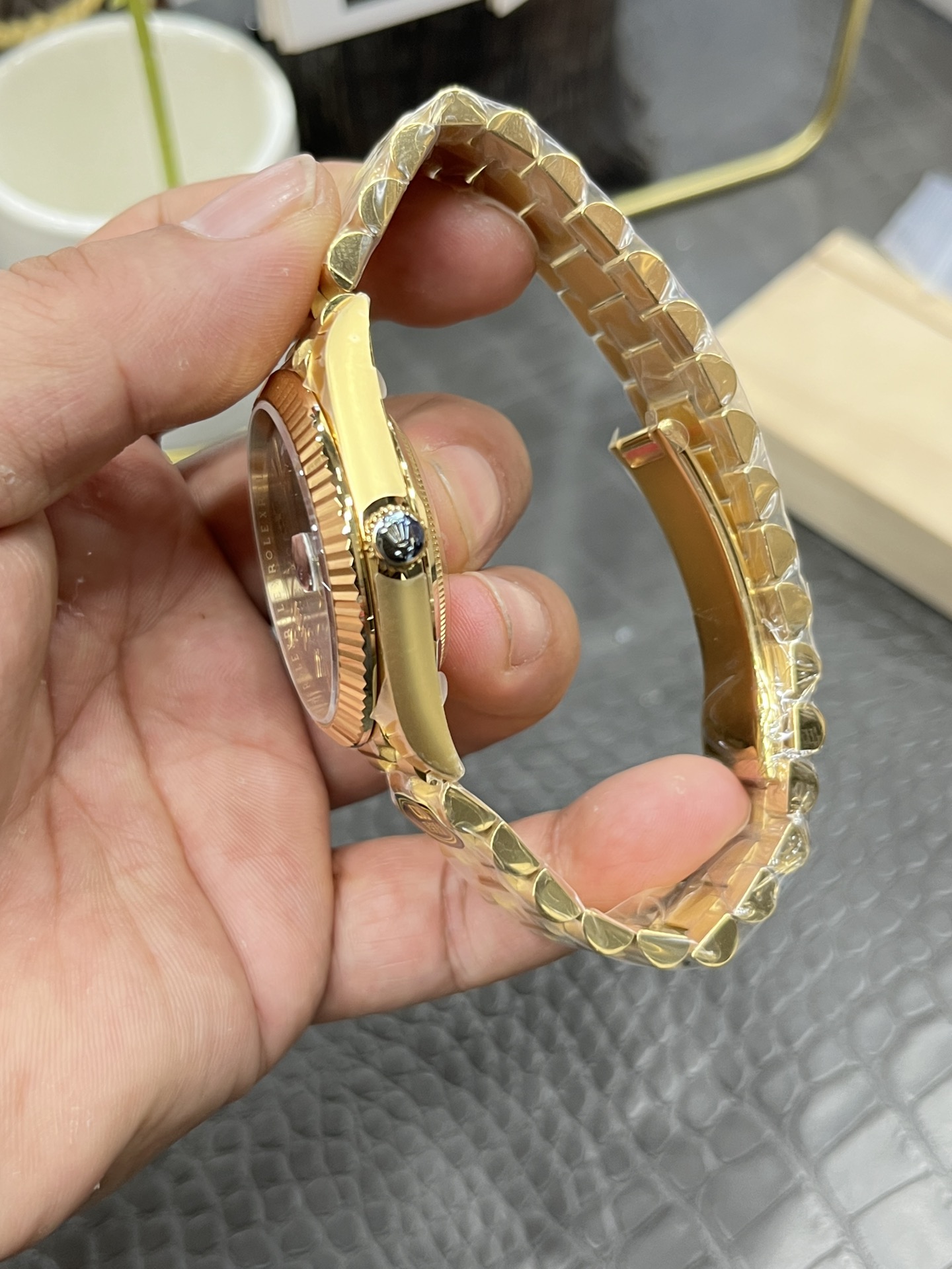 Rolex Day-Date 40 Yellow Gold Green Dial Swiss 1:1 Grade Watch - Image 6