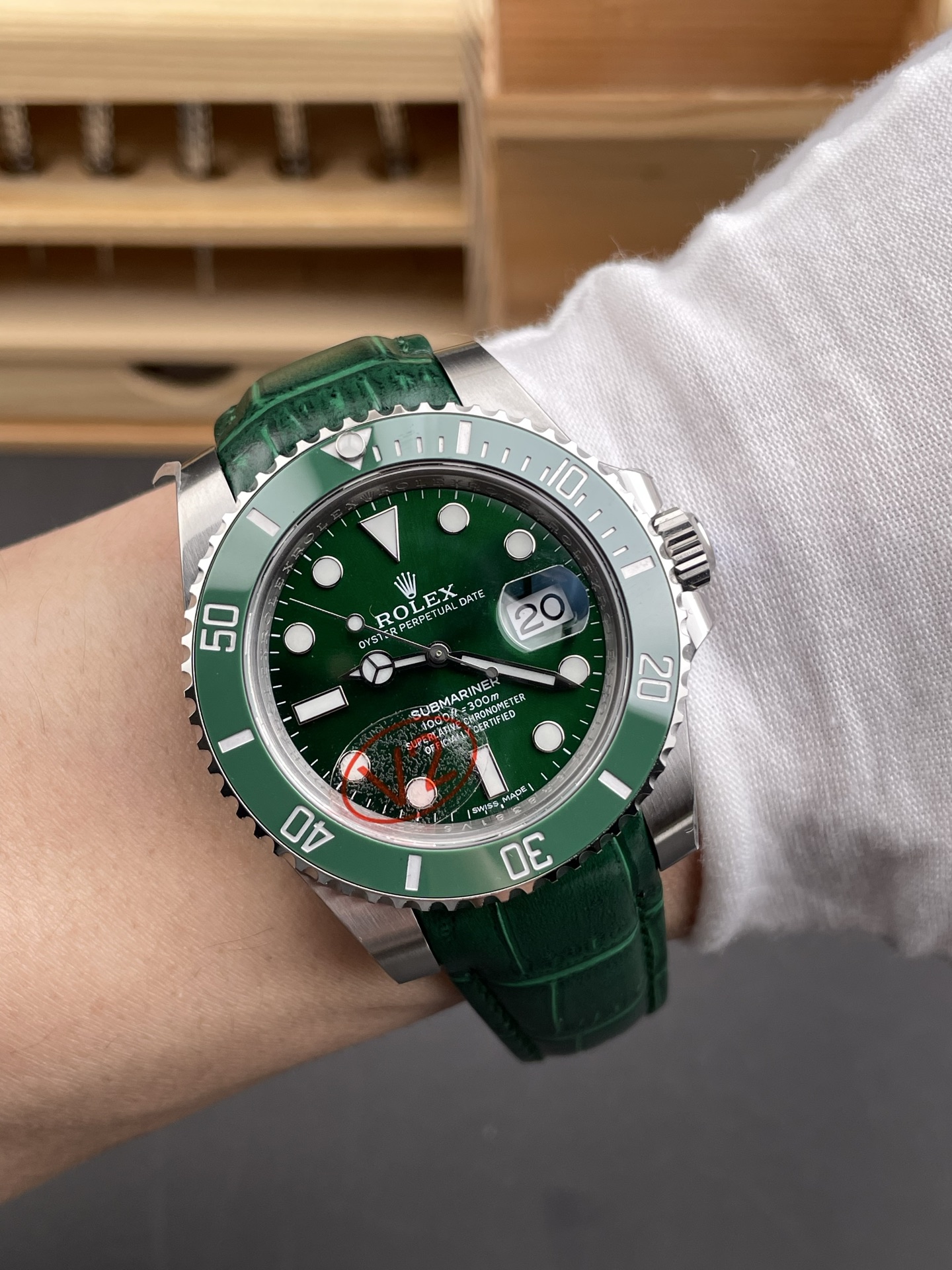 Rolex Submariner Green Dial Leather Strap Swiss 1:1 Grade Watch - Image 9