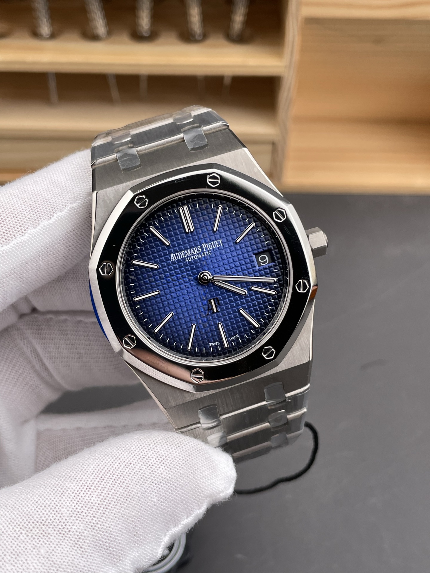 Audemars Piguet Royal Oak Jumbo Extra-Thin Blue “Grande Tapisserie” Dial Swiss 1:1 Grade Watch - Image 2