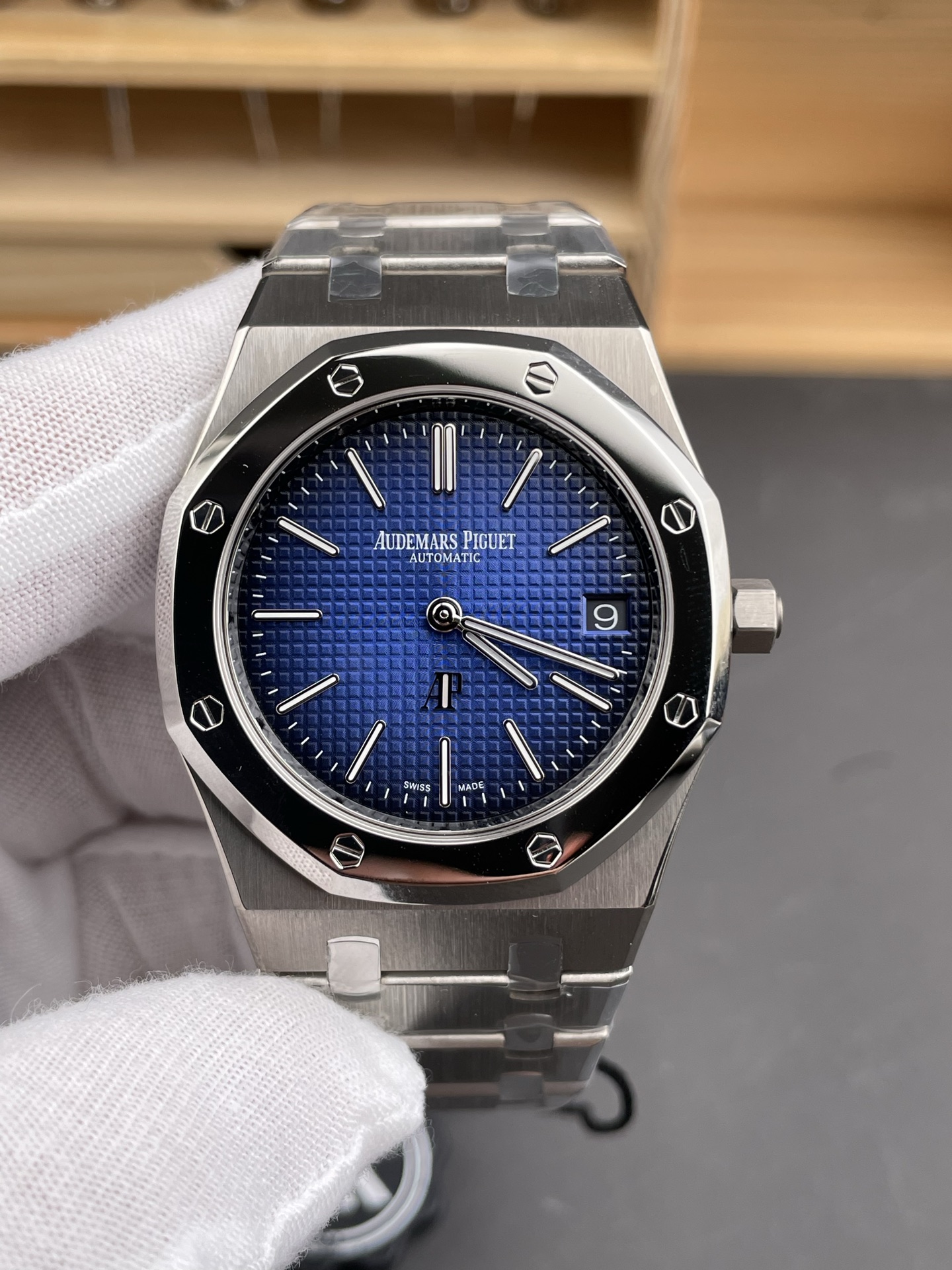 Audemars Piguet Royal Oak Jumbo Extra-Thin Blue “Grande Tapisserie” Dial Swiss 1:1 Grade Watch - Image 3