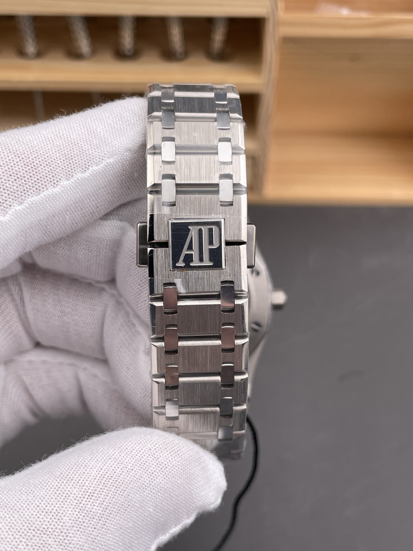 Audemars Piguet Royal Oak Jumbo Extra-Thin Blue “Grande Tapisserie” Dial Swiss 1:1 Grade Watch - Image 9