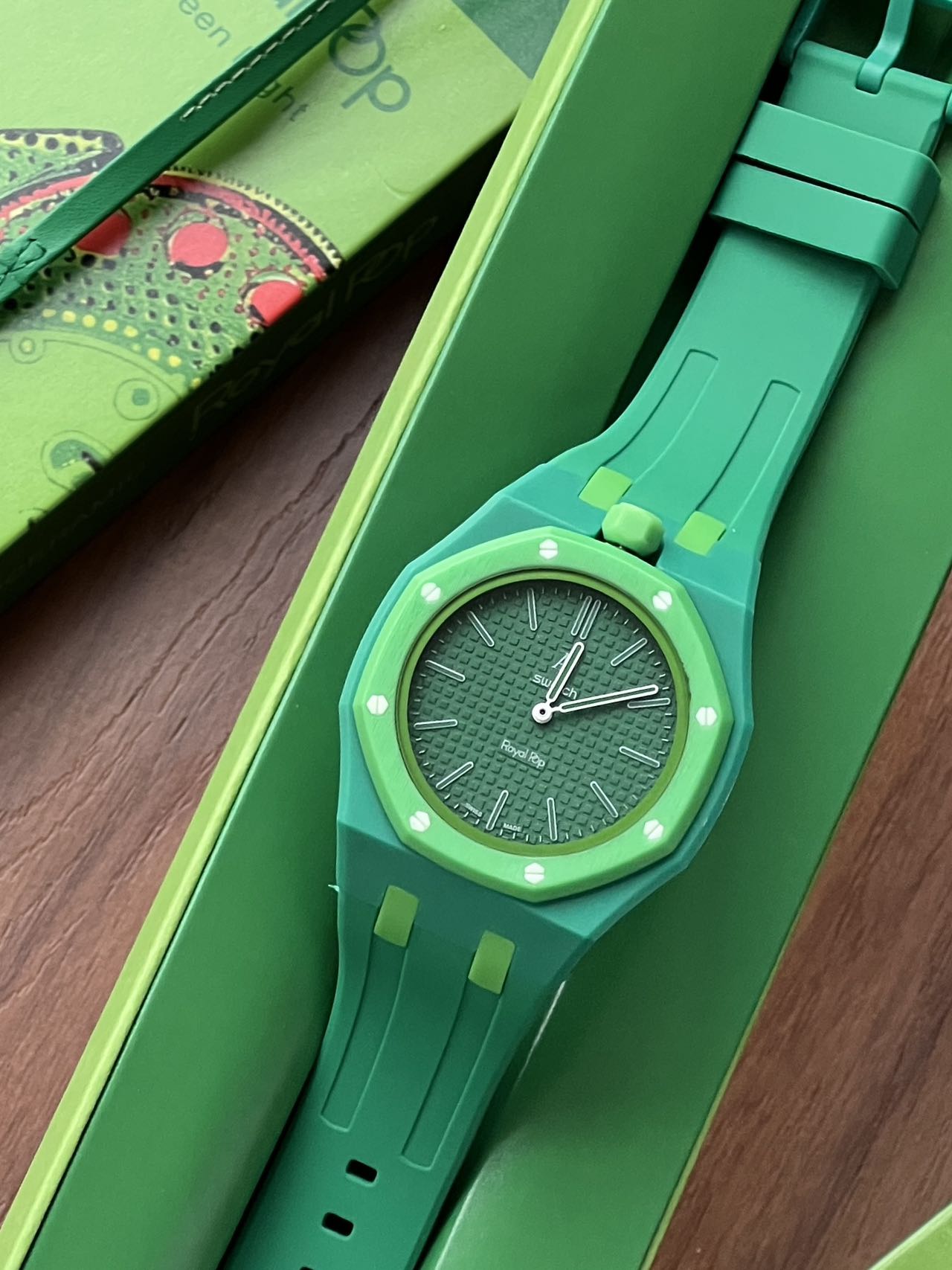 AP x Swatch Royal Pop “Green Eight” Bioceramic Swiss 1:1 Grade Watch - Image 4